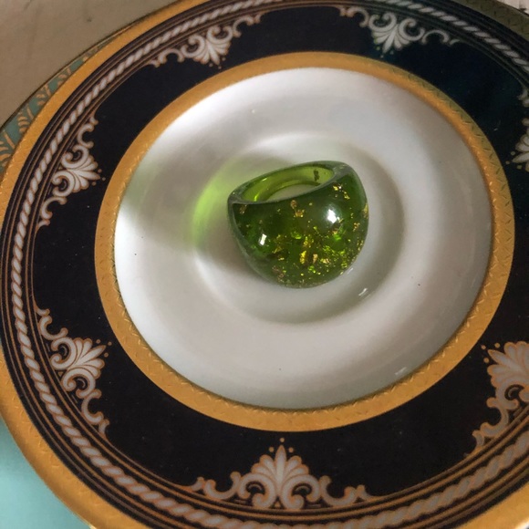 Vintage Green Lucite Gold Foil Flecks Bubble Ring - Picture 7 of 9